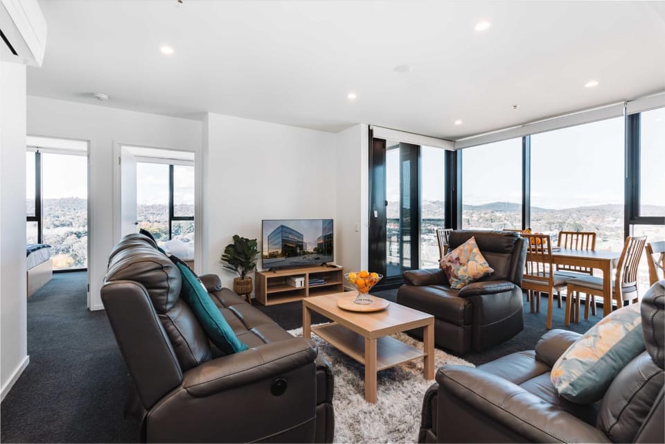 Lovely Sunny 2-bedroom Apartment with Pool and Gym Apartment in Canberra