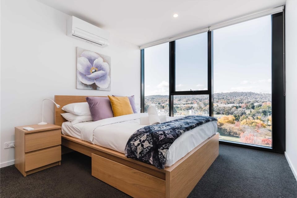 Lovely Sunny 2-bedroom Apartment with Pool and Gym Apartment in Canberra