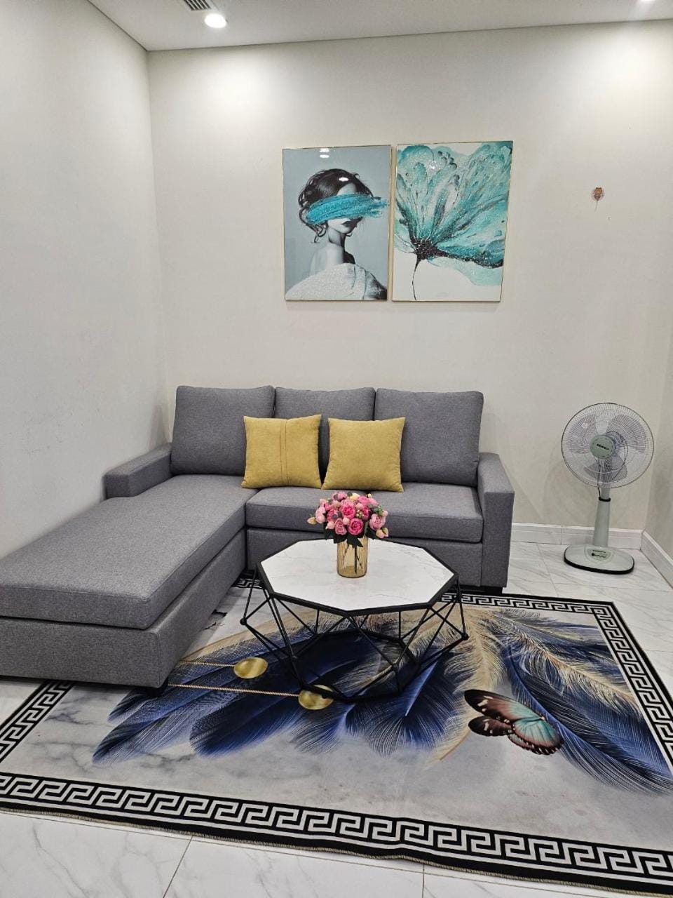 Living room, Seating area