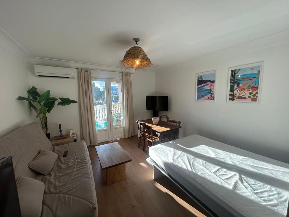 Superbe studio port Fréjus 2 - 800m de la plage Apartment in Fréjus