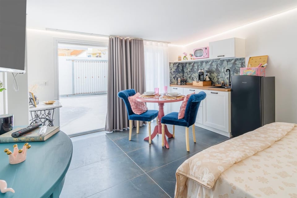 Property building, Living room