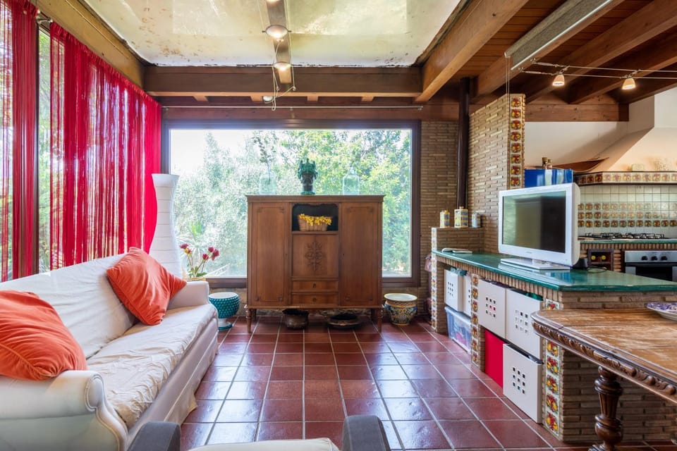 Property building, Living room