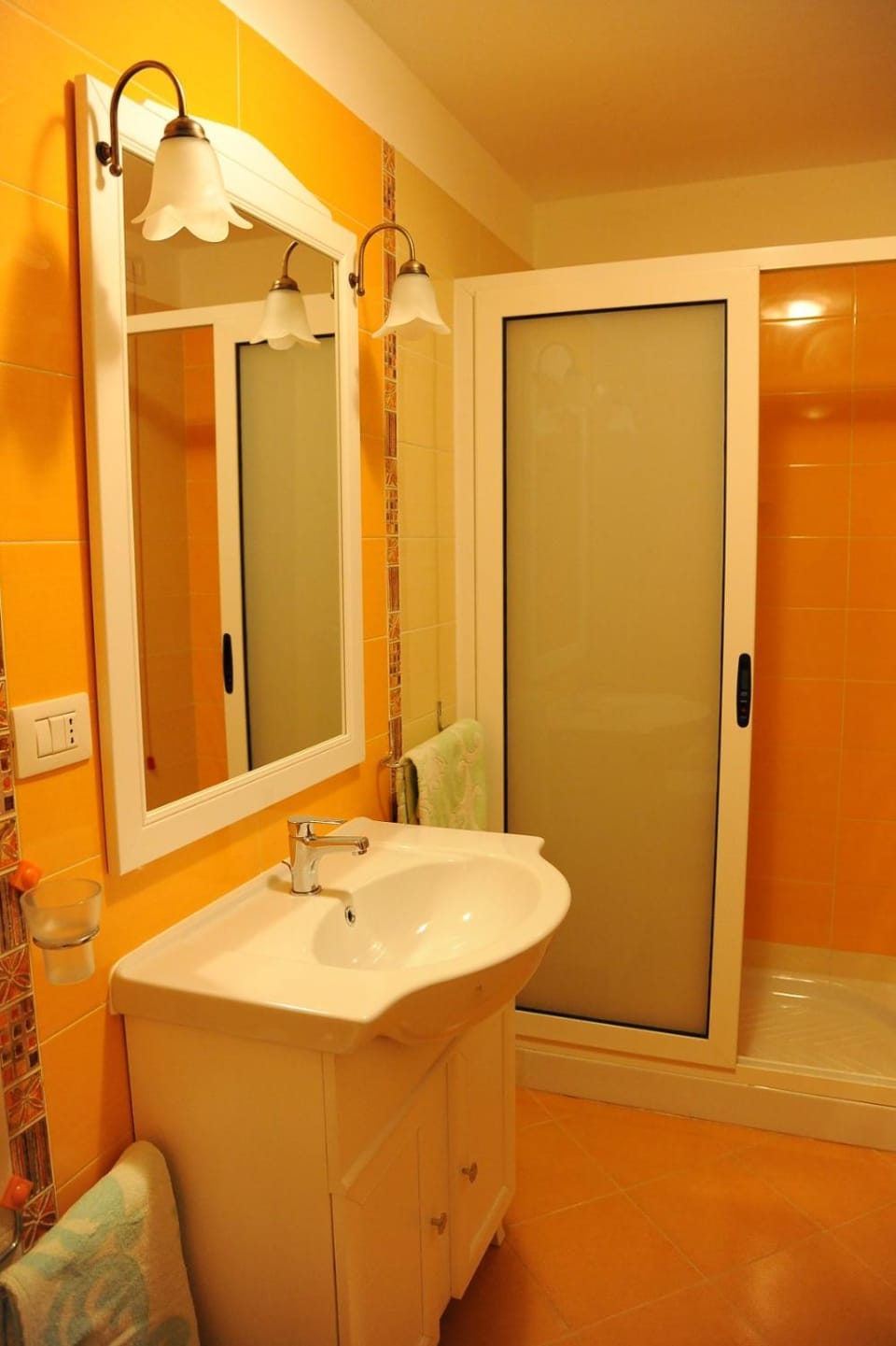 Shower, Bathroom, towels