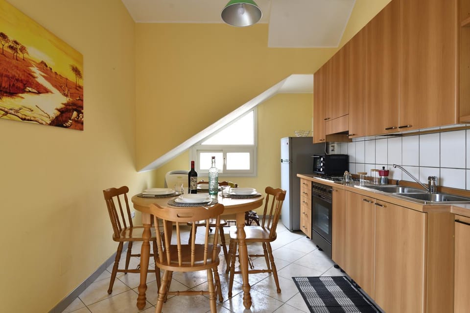 Property building, Kitchen or kitchenette, Living room