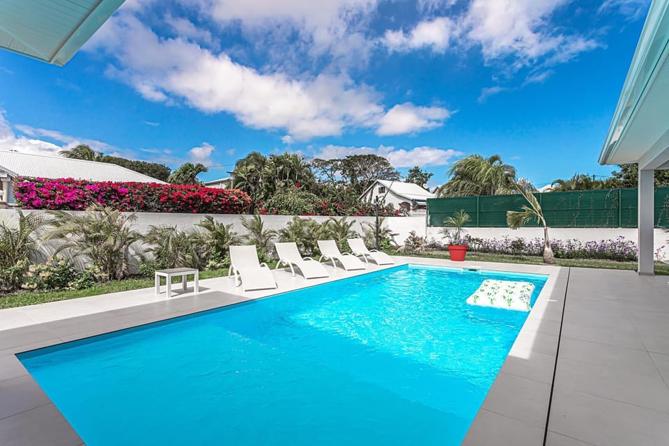 Day, Garden, Garden view, Pool view, Swimming pool, sunbed