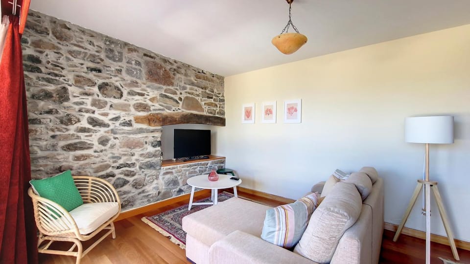 Bohome Nest by LovelyStay House in Madeira District