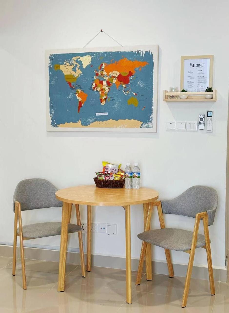 Seating area, Dining area