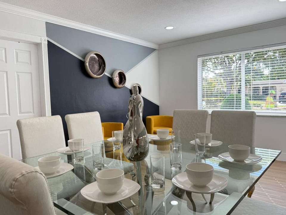 Fun Pool Home with ping pong near Beaches and Airport House in Oakland Park