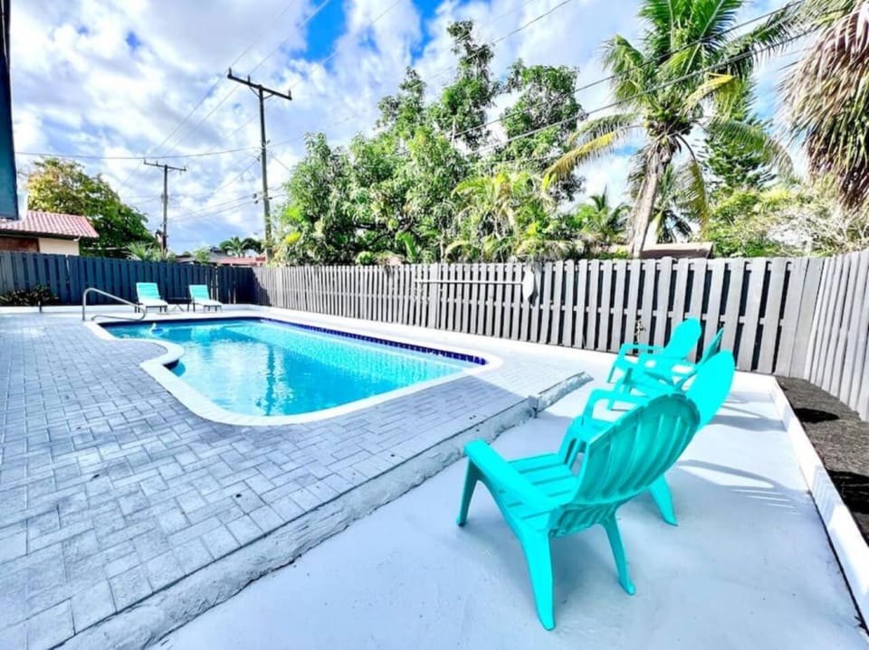 Swimming pool