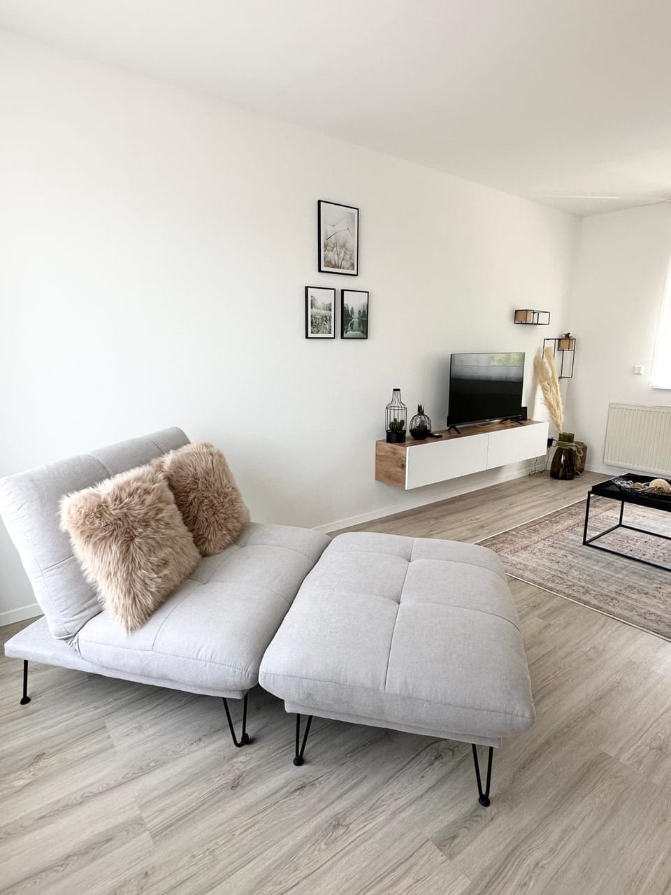 Bed, Living room, Seating area