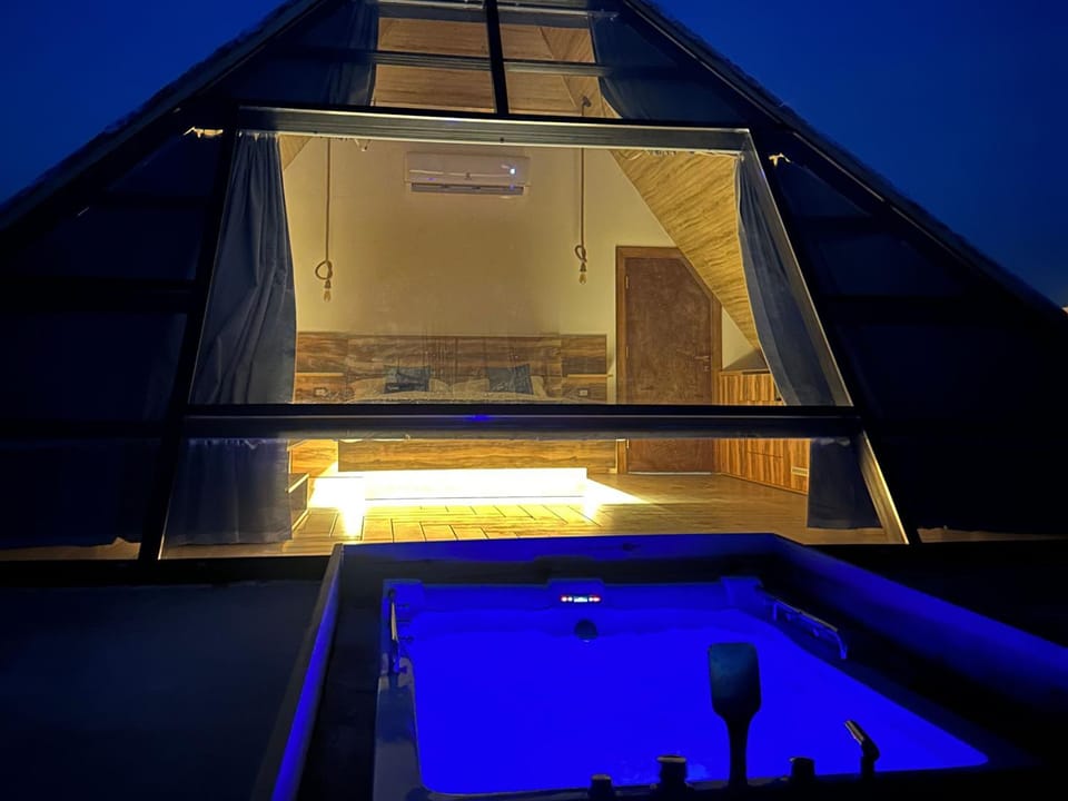 Night, Hot Tub, Hot Tub, View (from property/room), Sea view, Bath