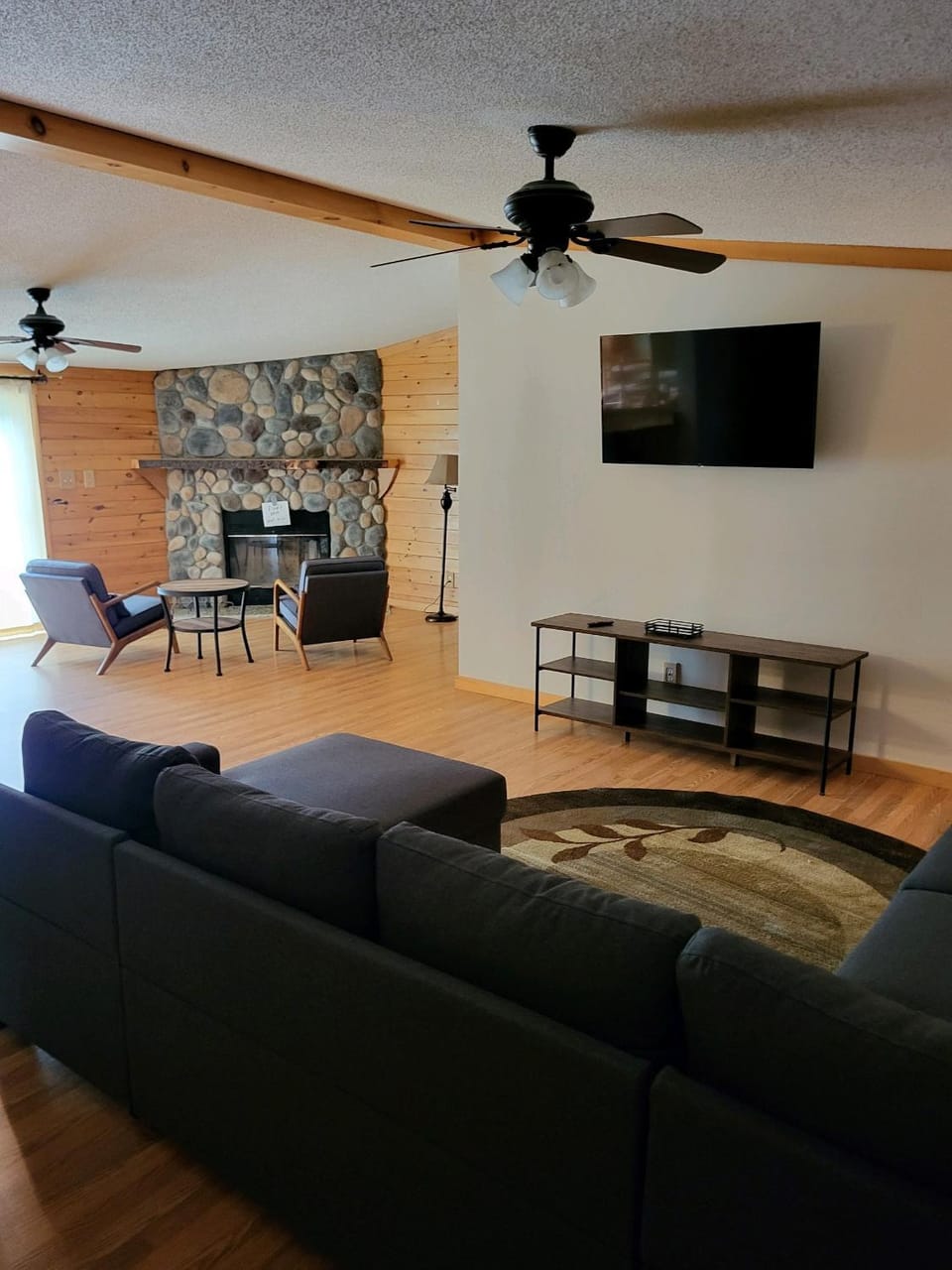 TV and multimedia, Living room, Seating area, Dining area, fireplace, flat iron