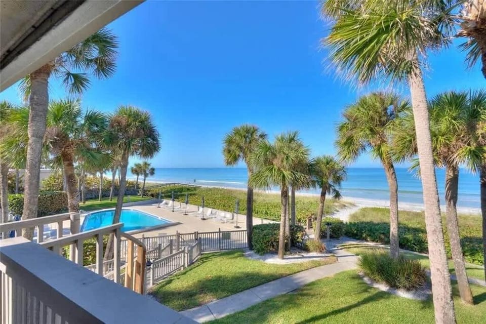 Beachfront Aldea 14 House in Belleair Beach