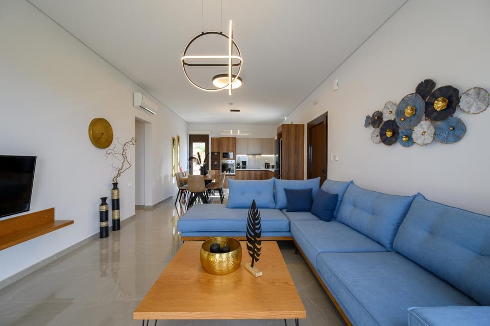 Communal lounge/ TV room, TV and multimedia, Living room, Seating area