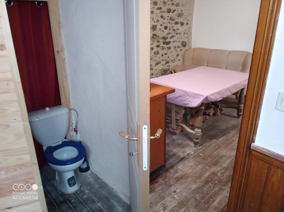 Chambre à petit budget pour personne simple Vacation rental in Occitanie