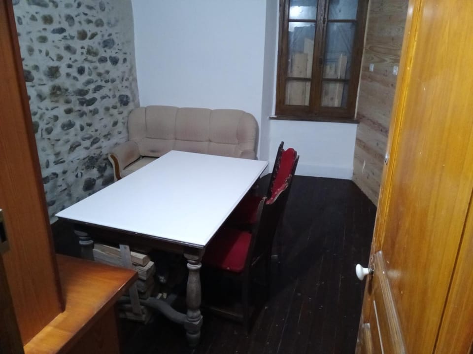 Chambre à petit budget pour personne simple Vacation rental in Occitanie