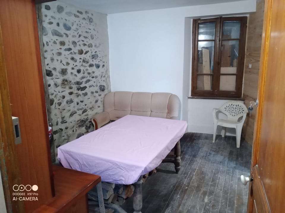 Chambre à petit budget pour personne simple Vacation rental in Occitanie