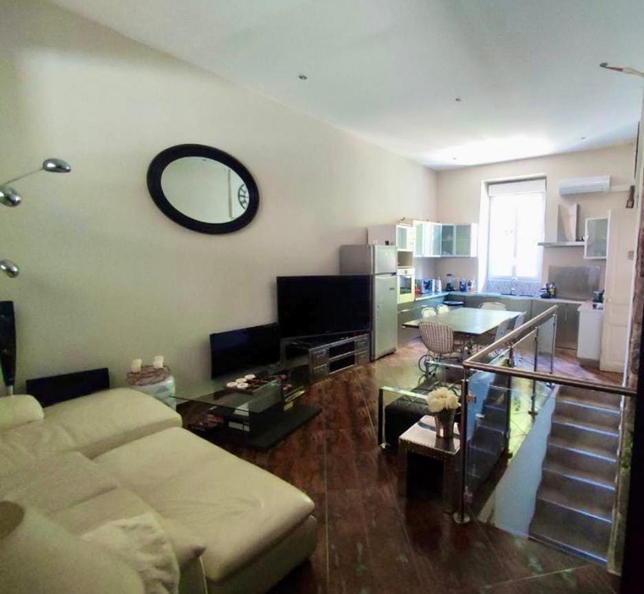 CANNES t4 bourgeois 790M de la plage, Palais et Croisette Apartment in Cannes