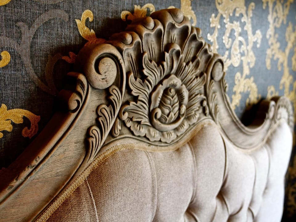 Ultra Deluxe Versace Apartment Near Sheffield FULL SKY TV Apartment in Rotherham