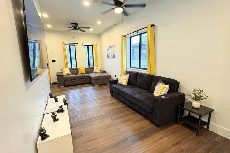 Sunny Delight Home Near Airport House in Dania Beach