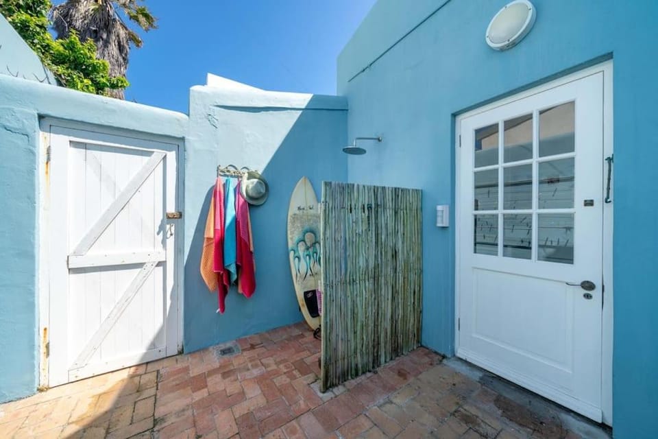 'Imagine' - Surfers Corner Muizenberg Village House in Cape Town