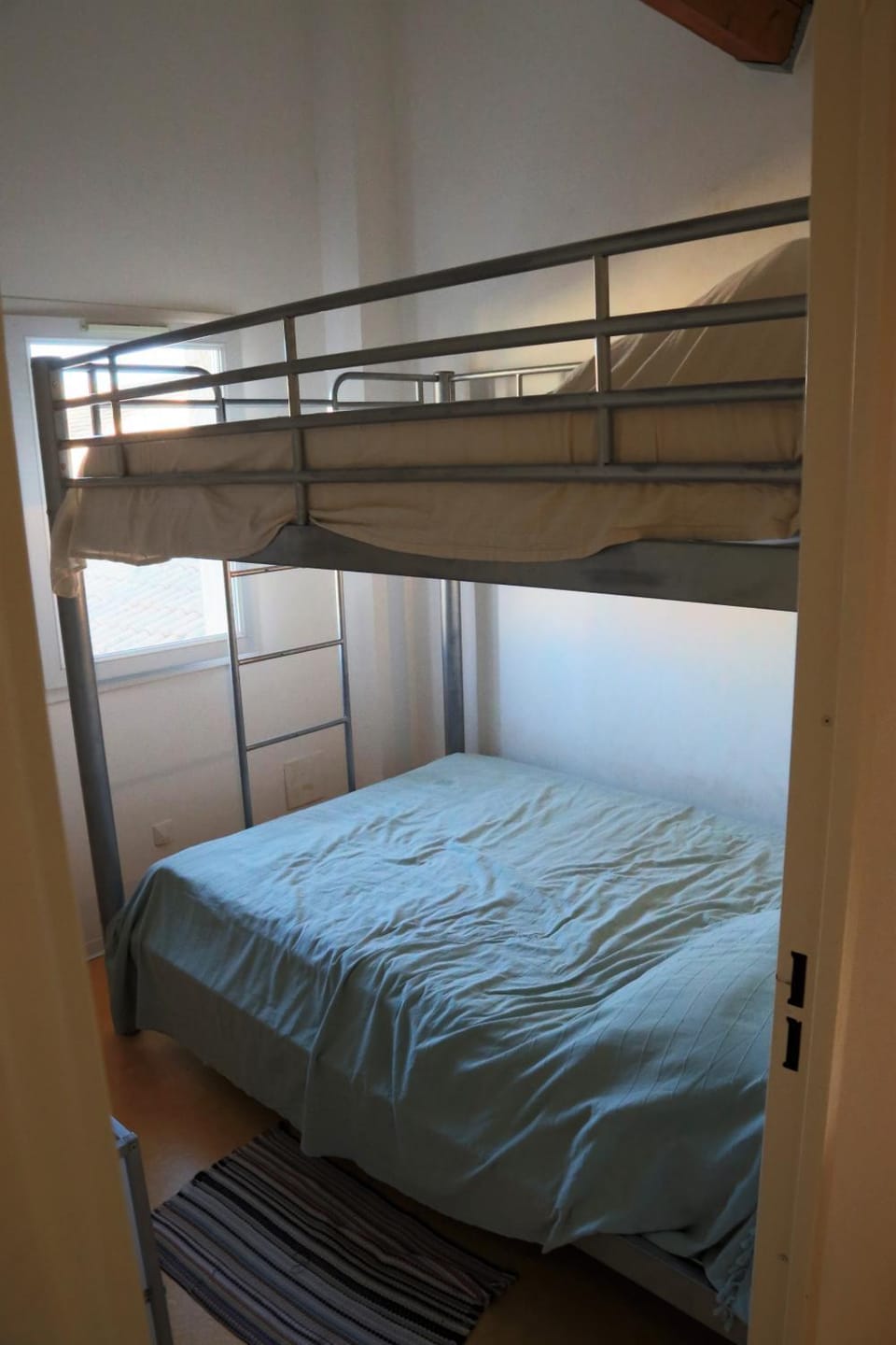 Bedroom, bunk bed