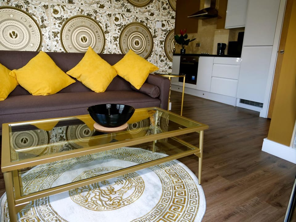 Stunningly Opulent Gold Apartment Near Sheffield FULL SKY TV Apartment in Rotherham