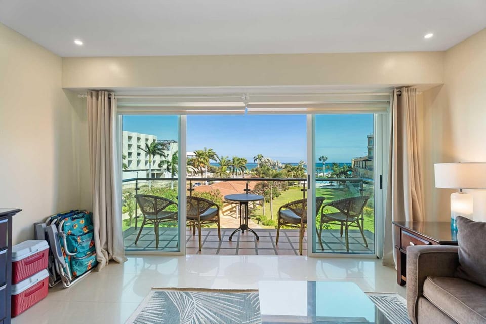 Beachfront - Emerald View 1BR condo - P314 House in Noord
