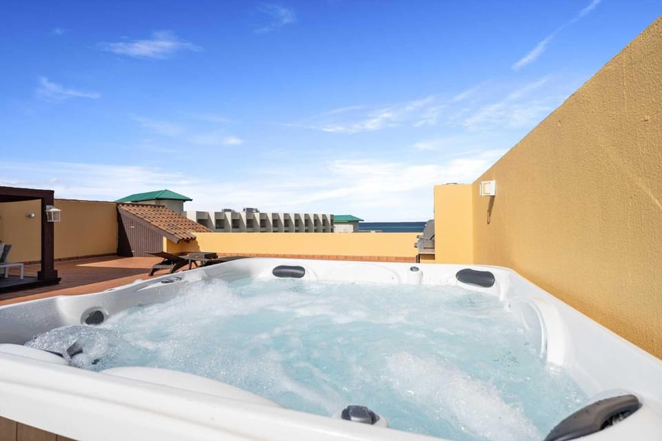 Beachfront - Amber Penthouse 2BR condo - P512 House in Noord