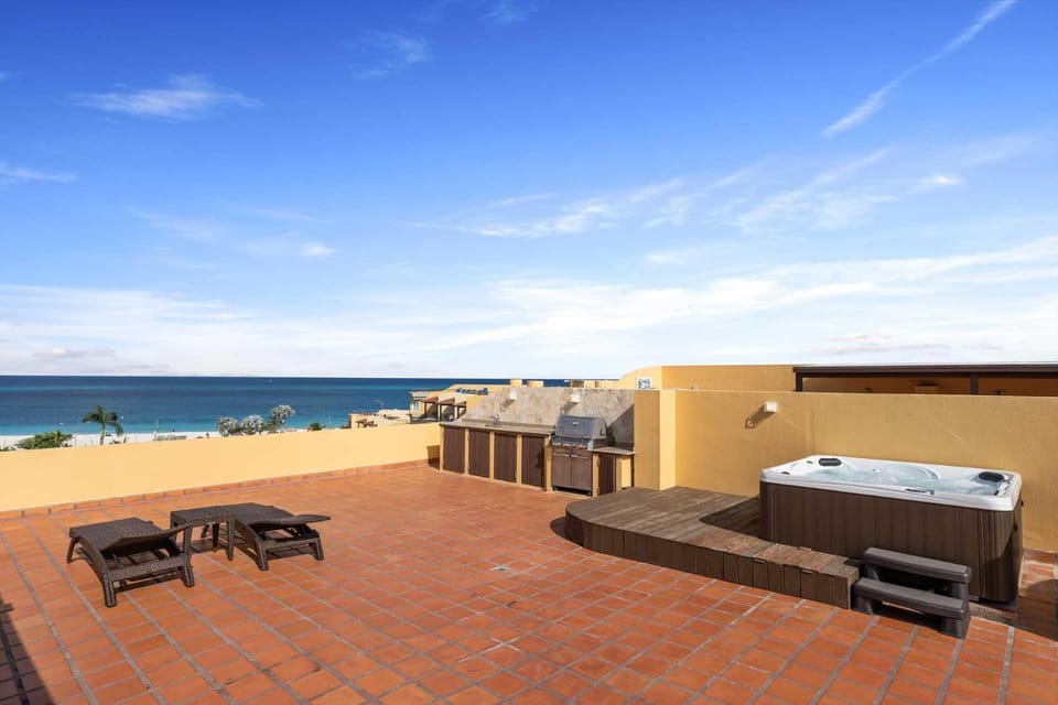 Beachfront - Amber Penthouse 2BR condo - P512 House in Noord