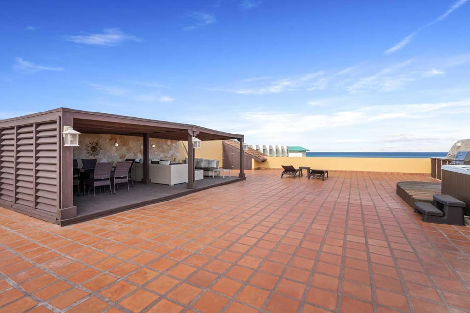 Beachfront - Amber Penthouse 2BR condo - P512 House in Noord