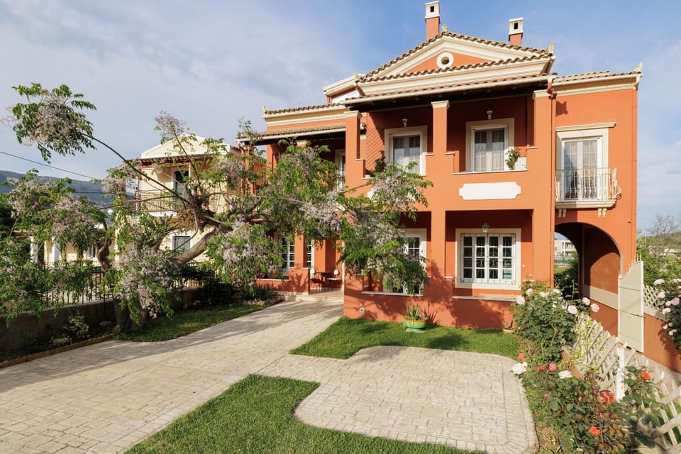 HOMELY 2BD APT IN DASSIA Apartment in Corfu, Greece
