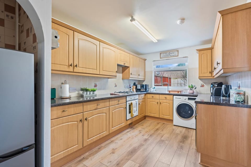 Coffee/tea facilities, Photo of the whole room, Area and facilities, dishwasher, heating, internet, microwave, oven, stove, washing machine, dryer, kitchen