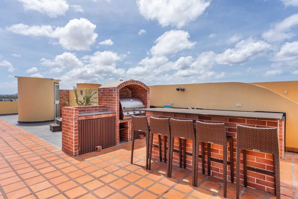 Beachfront - Surround View 4BR Penthouse - P516 House in Noord