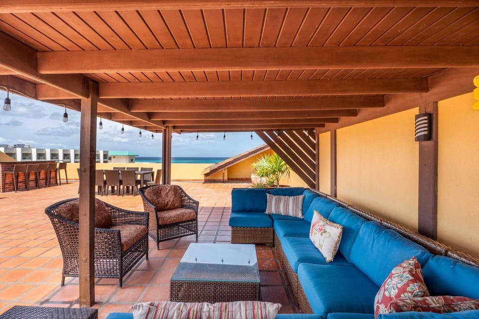Beachfront - Surround View 4BR Penthouse - P516 House in Noord