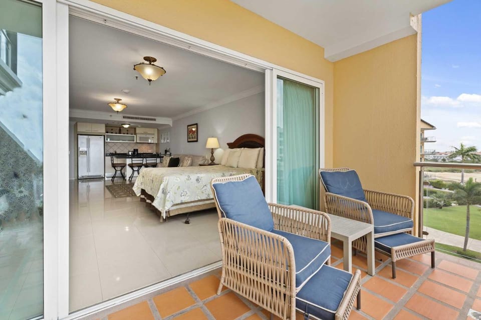 Beachfront - Best Beach View Studio - E422-1 Apartment in Noord