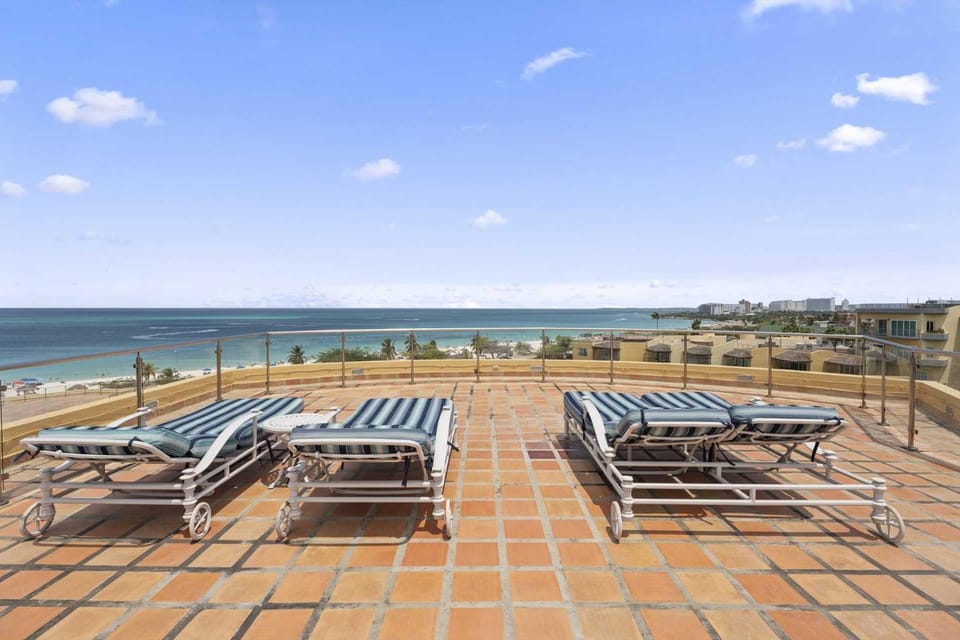 Beachfront - Ultimate Penthouse 3+BR condo - BG531 House in Noord