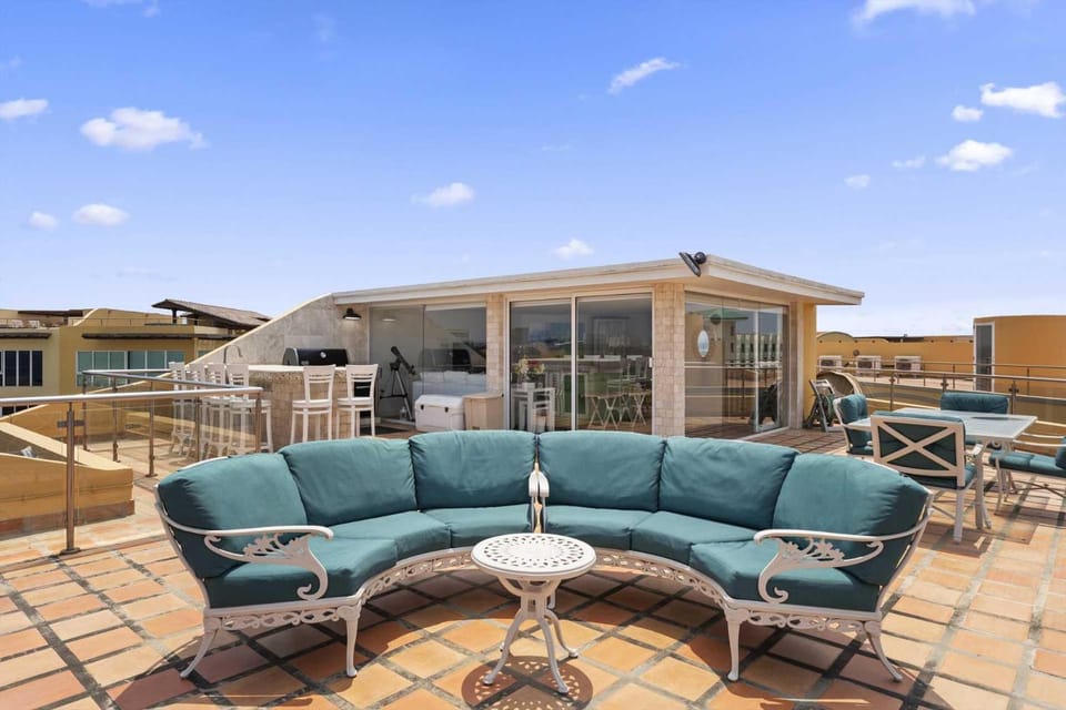 Beachfront - Ultimate Penthouse 3+BR condo - BG531 House in Noord