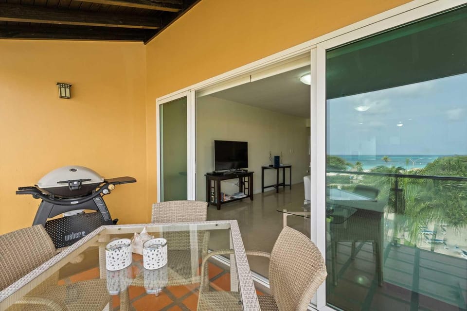 Beachfront - Turquoise View 2BR condo - BC353 House in Noord