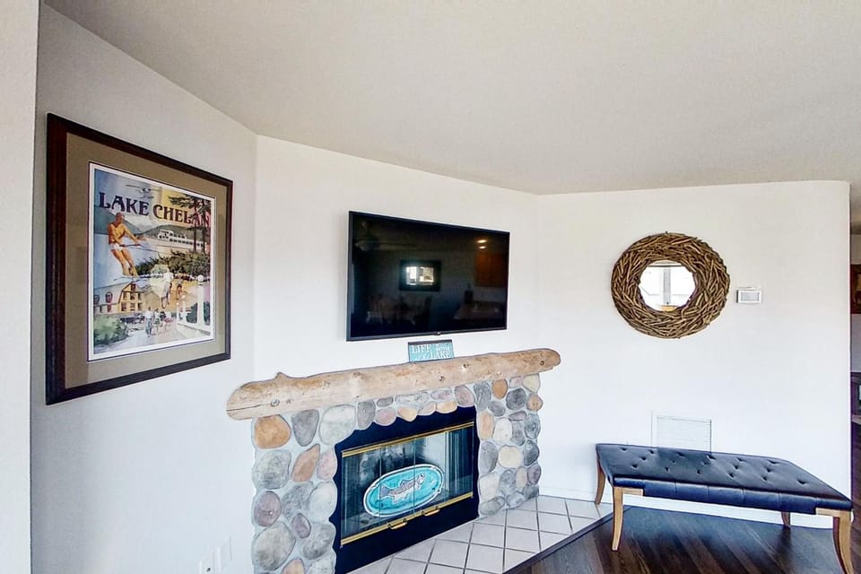 Park Pointe Lago Vita C104 Apartment in Chelan (In Town)
