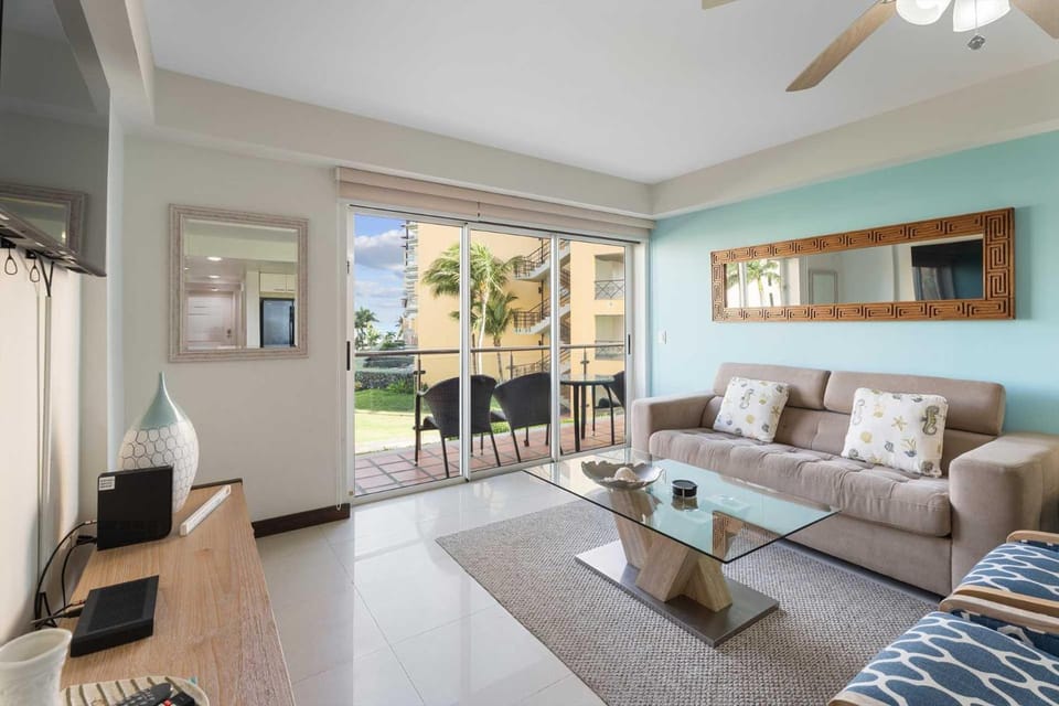 Beachfront - Ocean Comfort 2BR condo - P216 House in Noord