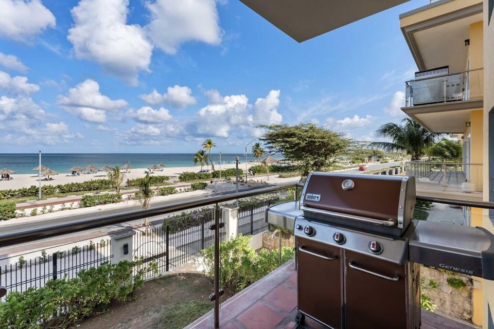 Beachfront-Adults Only-Majestic View 3BRcondo-E221 House in Noord