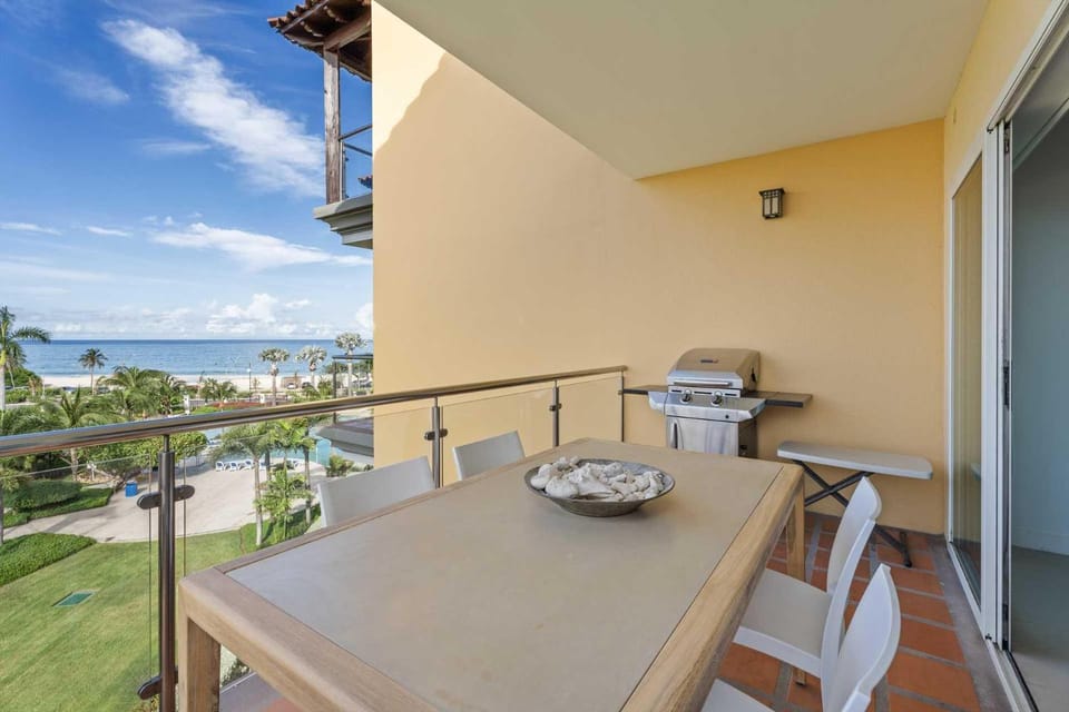 Beachfront - Flamingo Luxury 2BR condo - E423 House in Noord
