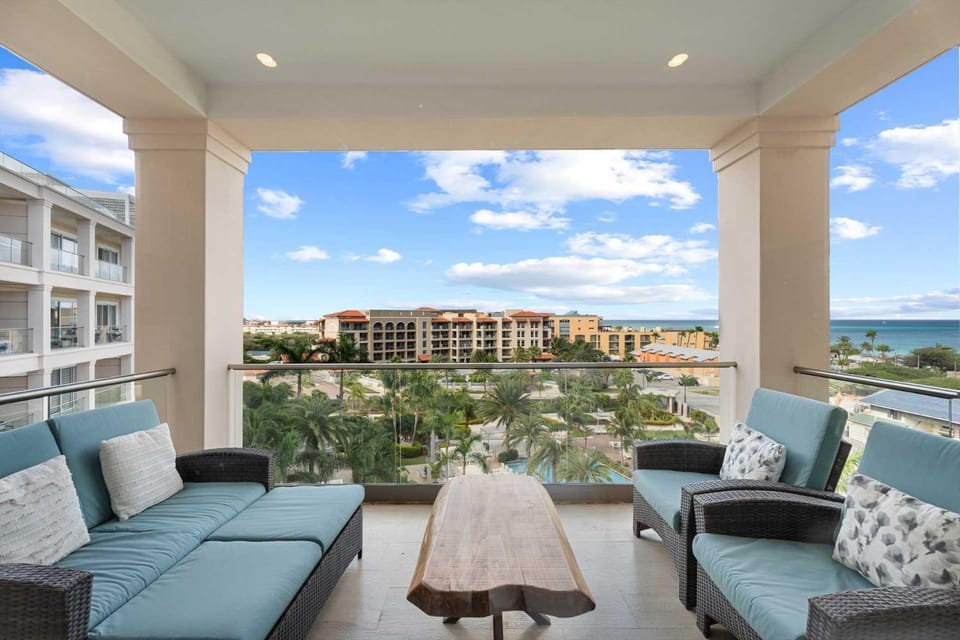 Beach View - Ocean Jewel 2BR condo - LV507 House in Noord
