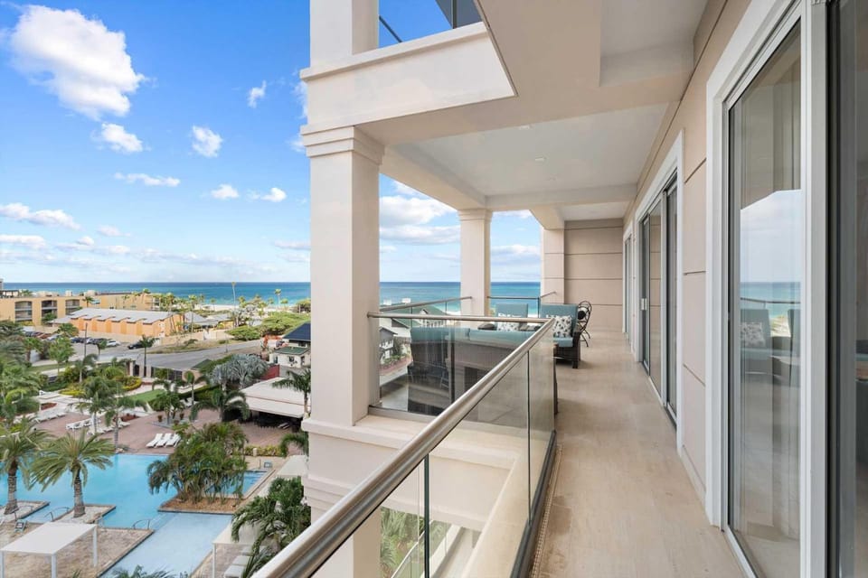 Beach View - Ocean Jewel 2BR condo - LV507 House in Noord