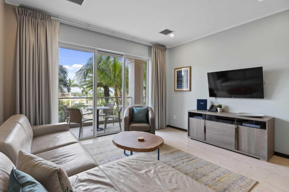 Eagle Beach - Imperial Blossom 2BR condo - LV204 House in Noord