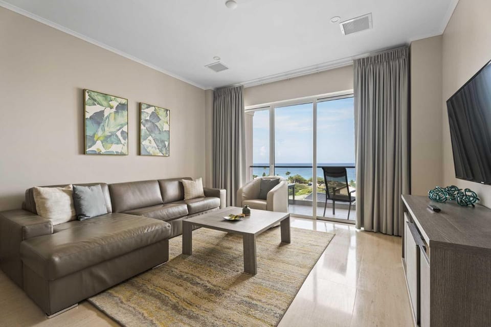 Beach View - Seascape Retreat 2BR condo - LV605 House in Noord