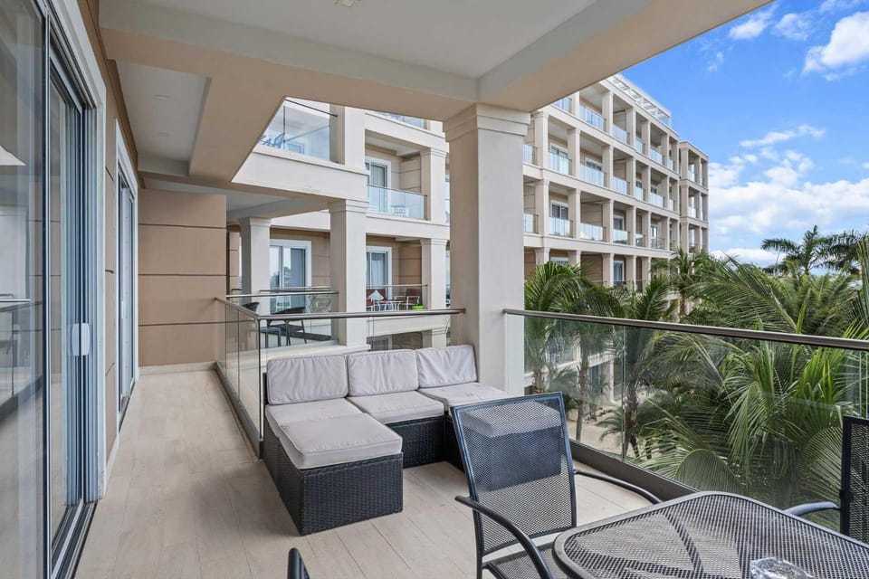 Beach View - Miramar Pleasure 2BR condo - LV308 House in Noord