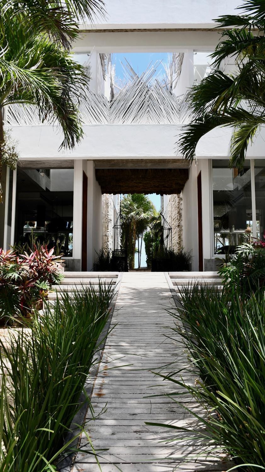 Facade/entrance