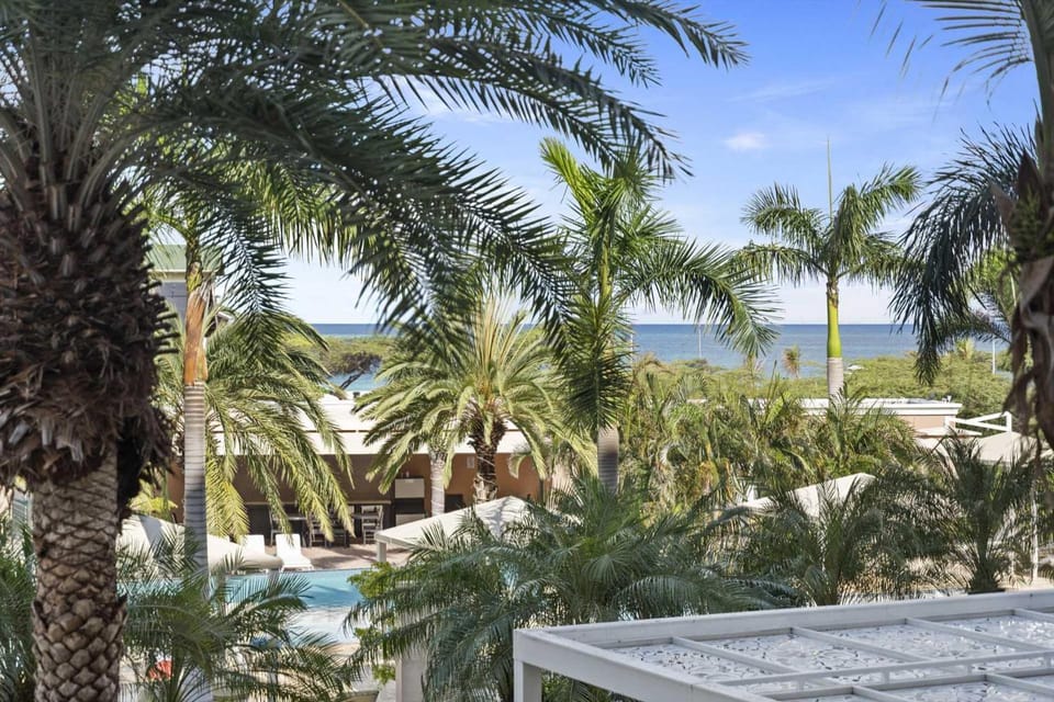 Eagle Beach - Famiglia Serena 3BR condo - LV202 House in Noord